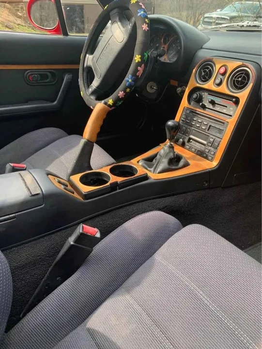 1993 Mazda NA MX-5 Miata - Image 8 of 12
