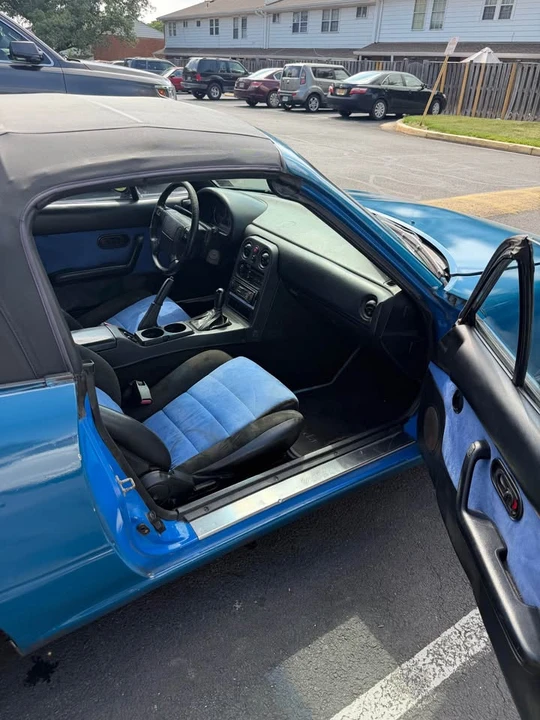 1993 Mazda NA MX-5 Miata - Image 3 of 10