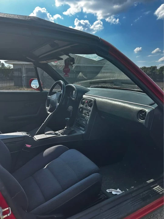 1993 Mazda NA MX-5 Miata - Image 10 of 16