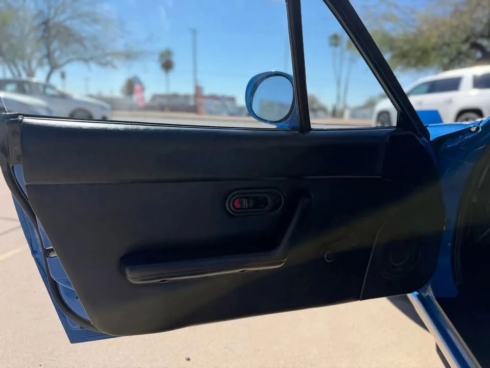 1993 Mazda NA MX-5 Miata - Image 18 of 20