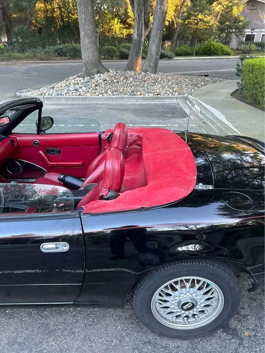 1993 Mazda NA MX-5 Miata - Image 19 of 20