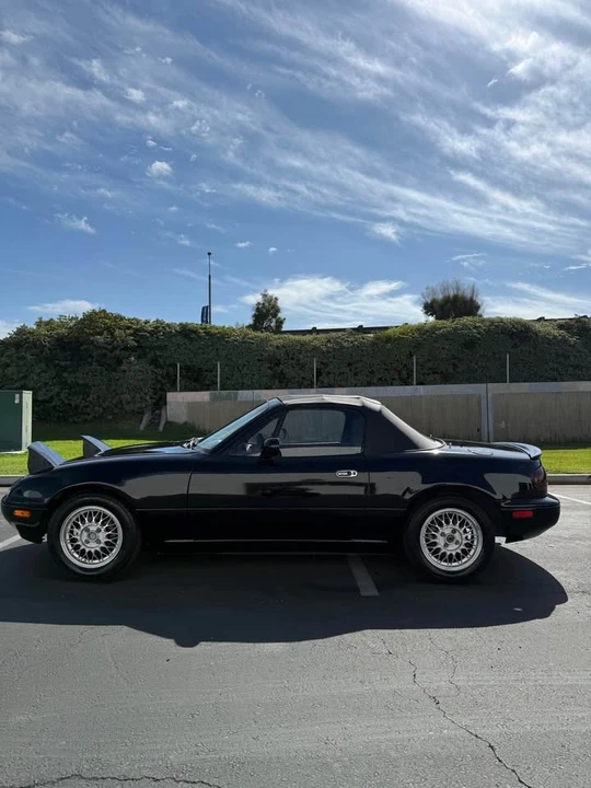 1993 Mazda NA MX-5 Miata - Image 6 of 7