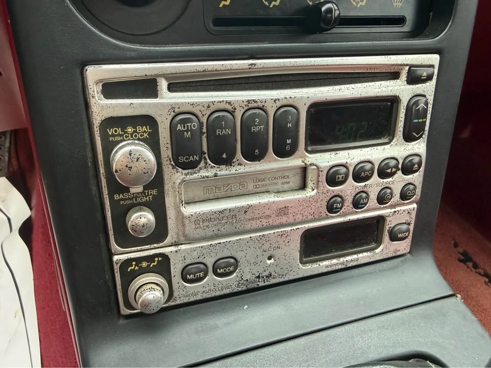 1993 Mazda NA MX-5 Miata - Image 9 of 17