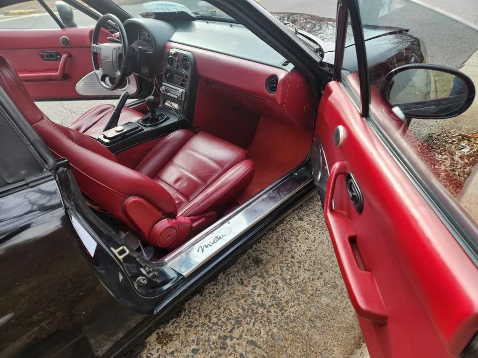 1993 Mazda NA MX-5 Miata - Image 6 of 11