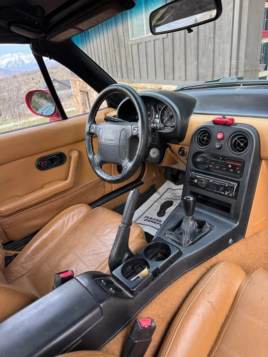 1993 Mazda NA MX-5 Miata - Image 8 of 10