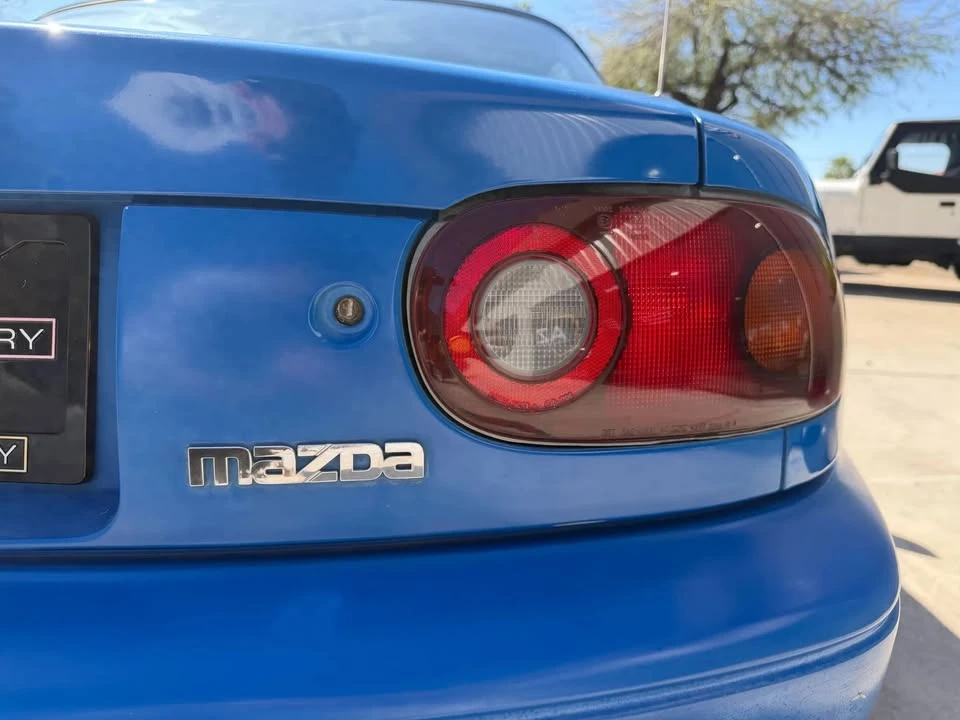 1993 Mazda NA MX-5 Miata - Image 18 of 20