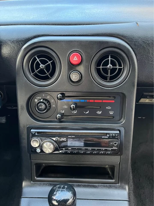 1993 Mazda NA MX-5 Miata - Image 15 of 17