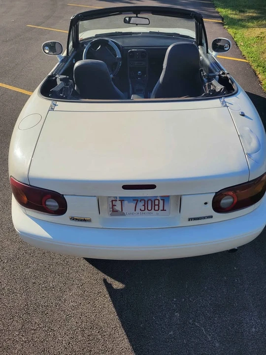 1993 Mazda NA MX-5 Miata - Image 8 of 14