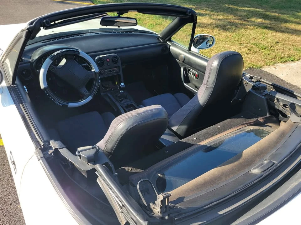 1993 Mazda NA MX-5 Miata - Image 9 of 14