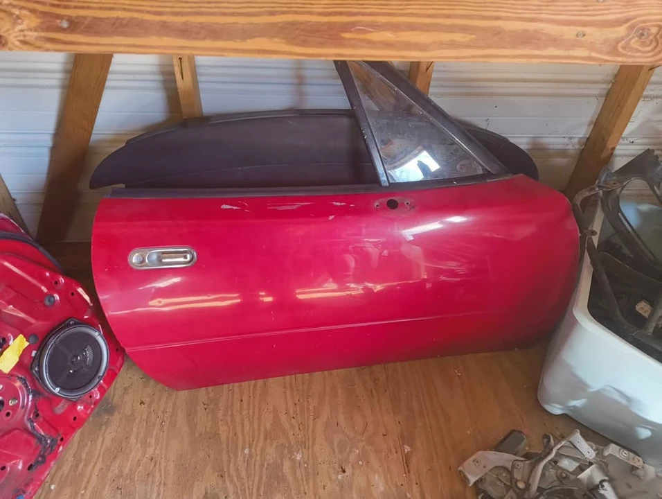 1993 Mazda NA MX-5 Miata - Image 13 of 14