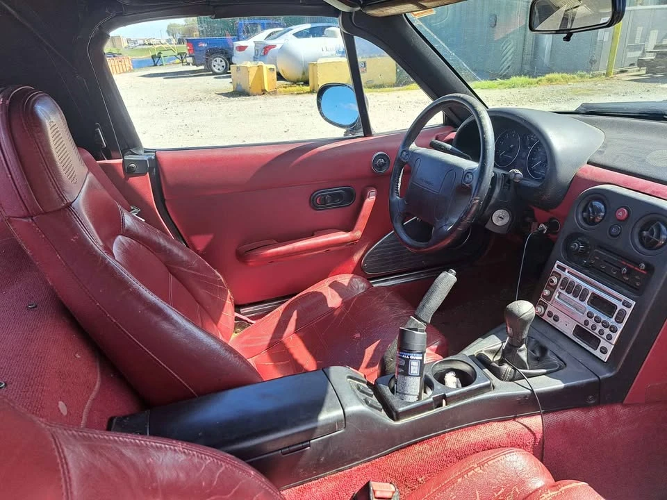 1993 Mazda NA MX-5 Miata - Image 9 of 15