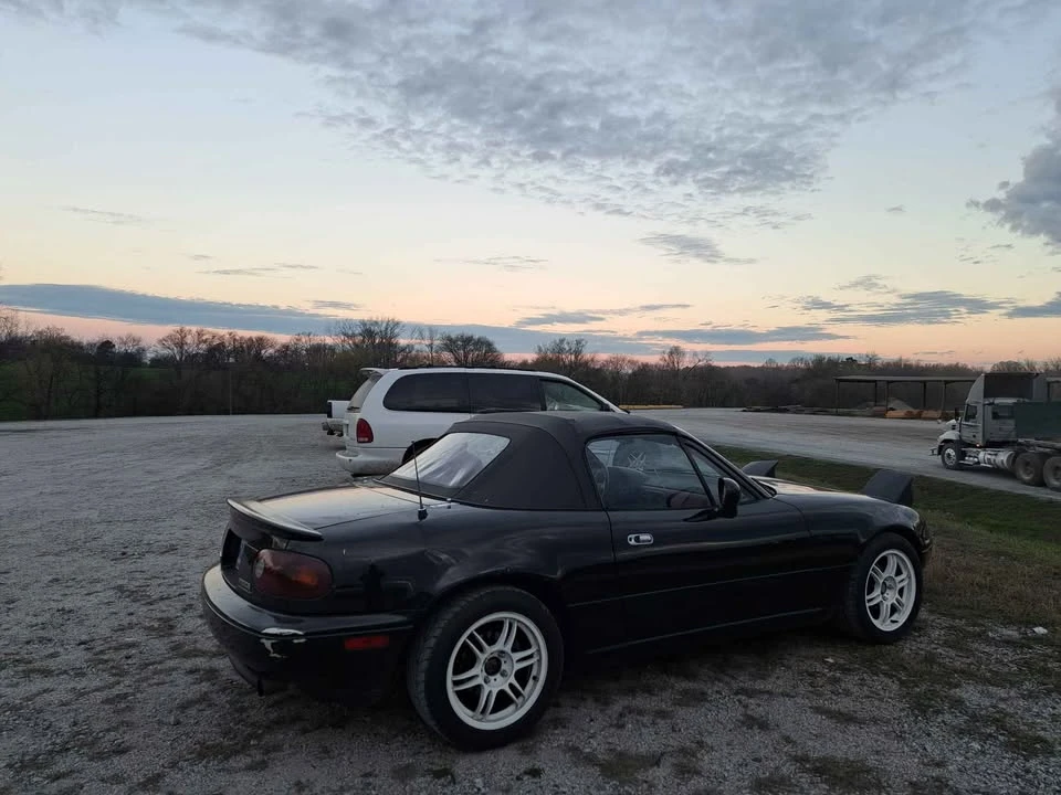 1993 Mazda NA MX-5 Miata - Image 2 of 15