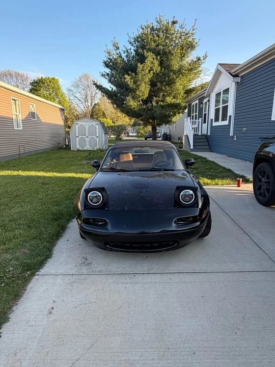 1993 Mazda NA MX-5 Miata - Image 2 of 11