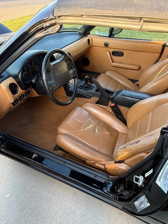 1993 Mazda NA MX-5 Miata - Image 6 of 11
