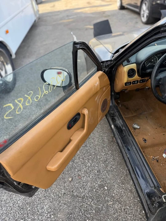 1993 Mazda NA MX-5 Miata - Image 7 of 10