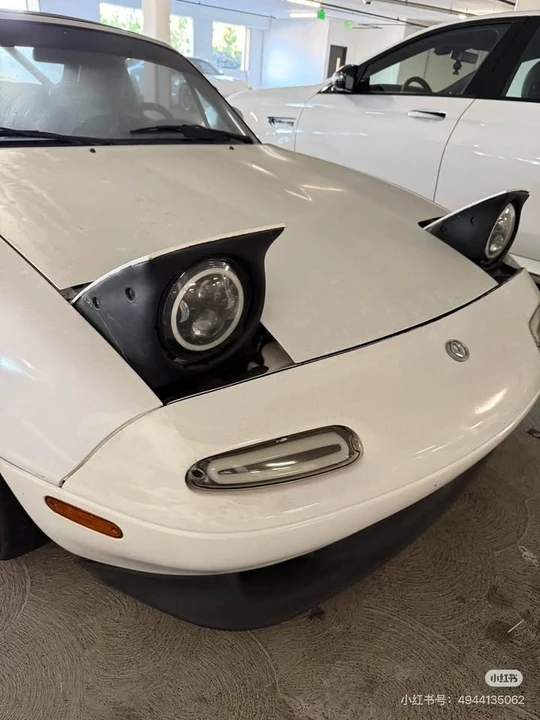 1993 Mazda NA MX-5 Miata - Image 6 of 9