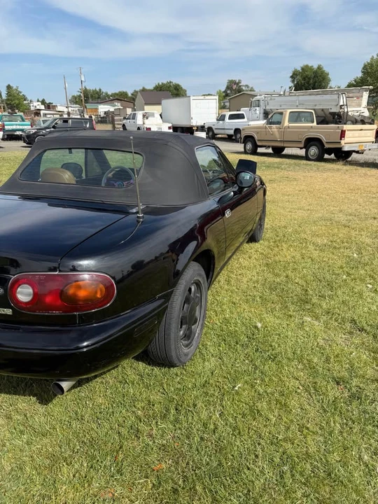 1993 Mazda NA MX-5 Miata - Image 5 of 12