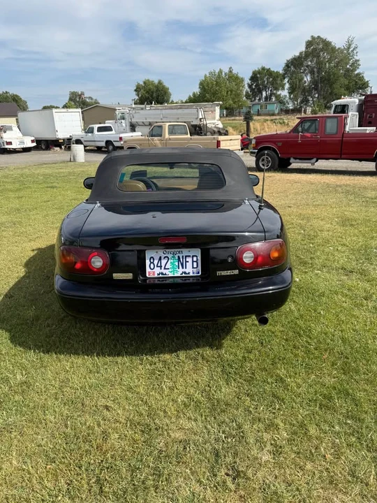 1993 Mazda NA MX-5 Miata - Image 2 of 12