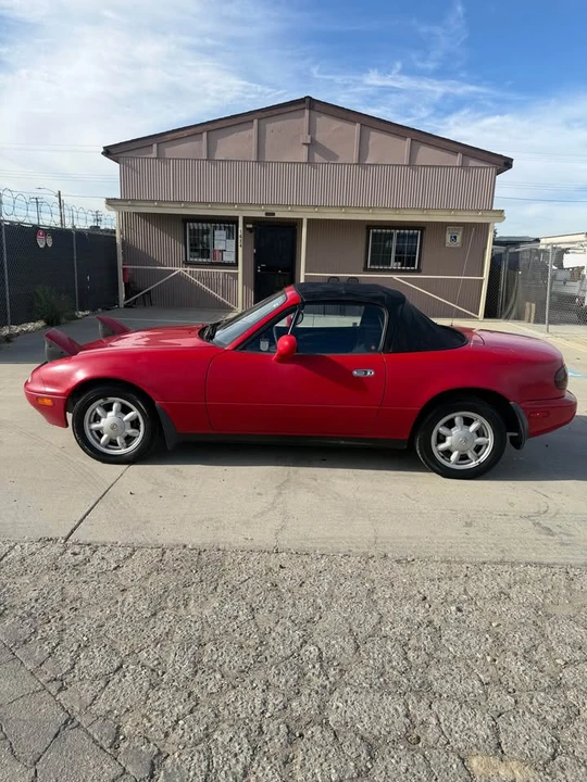 1993 Mazda NA MX-5 Miata - Image 9 of 16