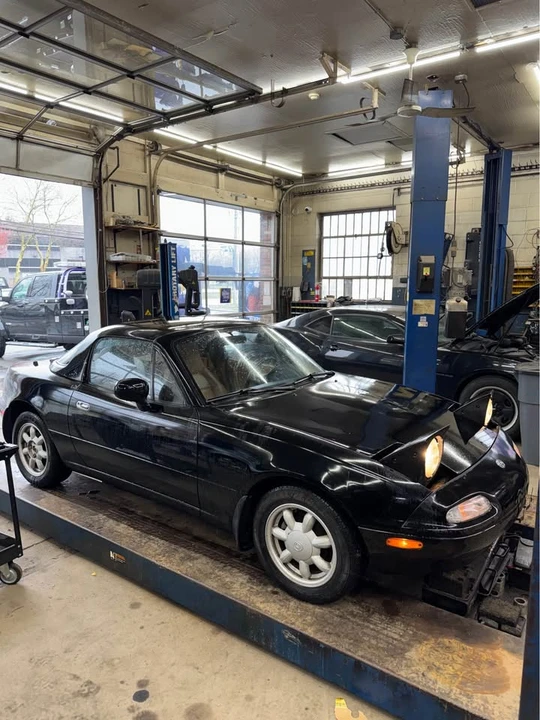 1993 Mazda NA MX-5 Miata - Image 4 of 11