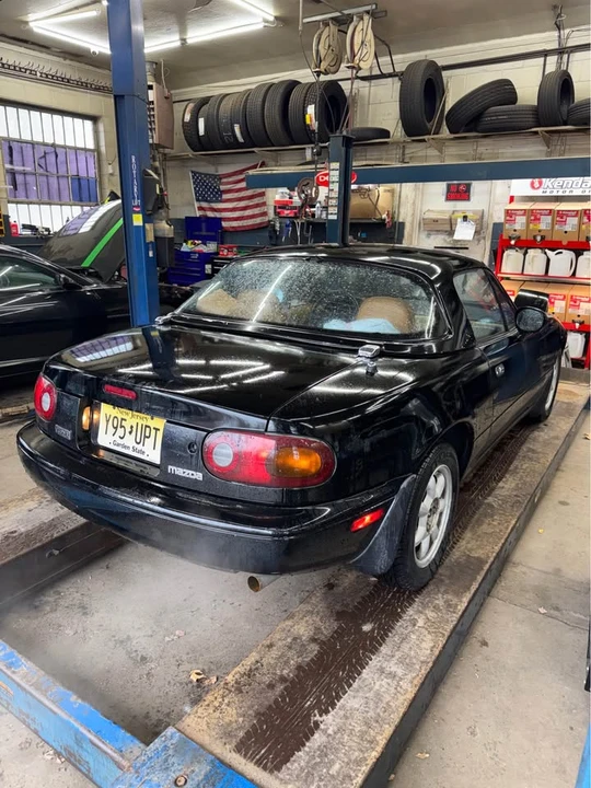 1993 Mazda NA MX-5 Miata - Image 6 of 11