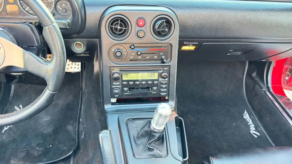 1993 Mazda NA MX-5 Miata - Image 15 of 20
