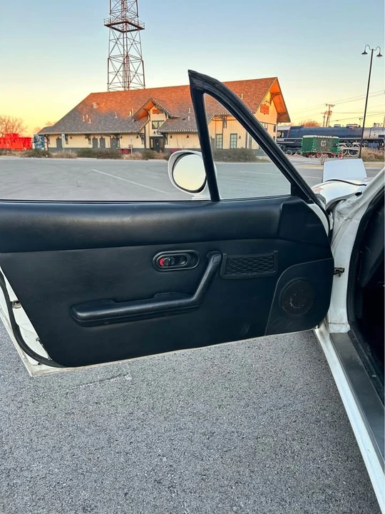 1993 Mazda NA MX-5 Miata - Image 7 of 12