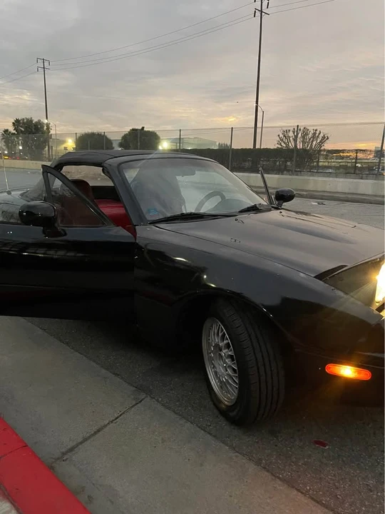 1993 Mazda NA MX-5 Miata - Image 4 of 9