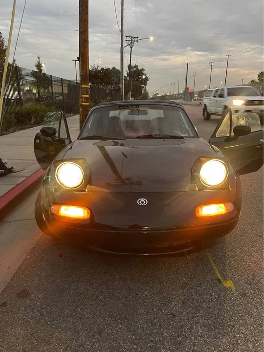 1993 Mazda NA MX-5 Miata - Image 3 of 9