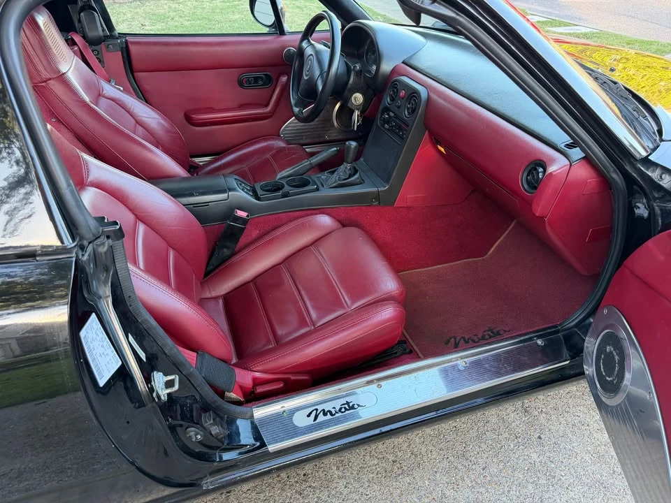1993 Mazda NA MX-5 Miata - Image 6 of 17