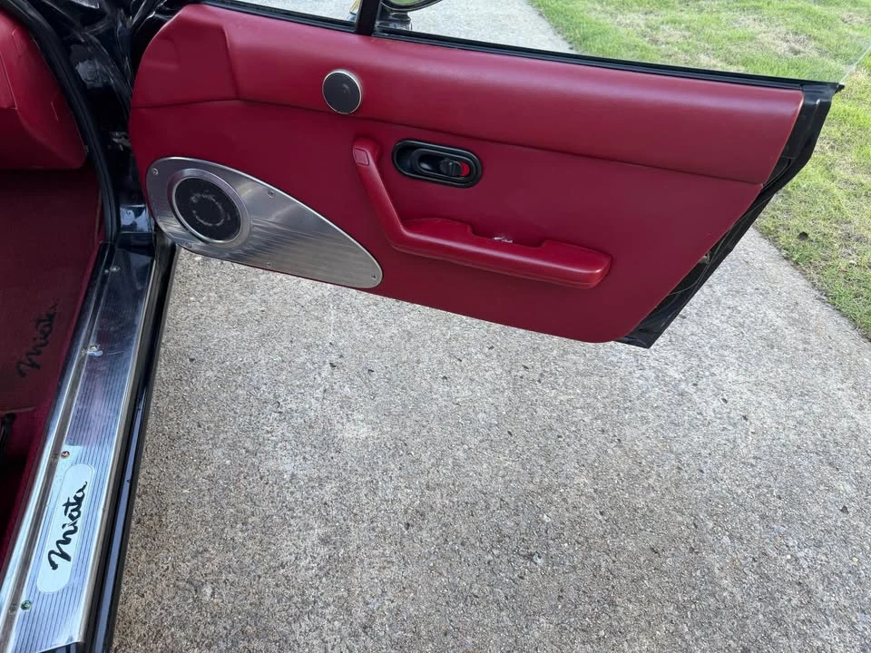 1993 Mazda NA MX-5 Miata - Image 13 of 17