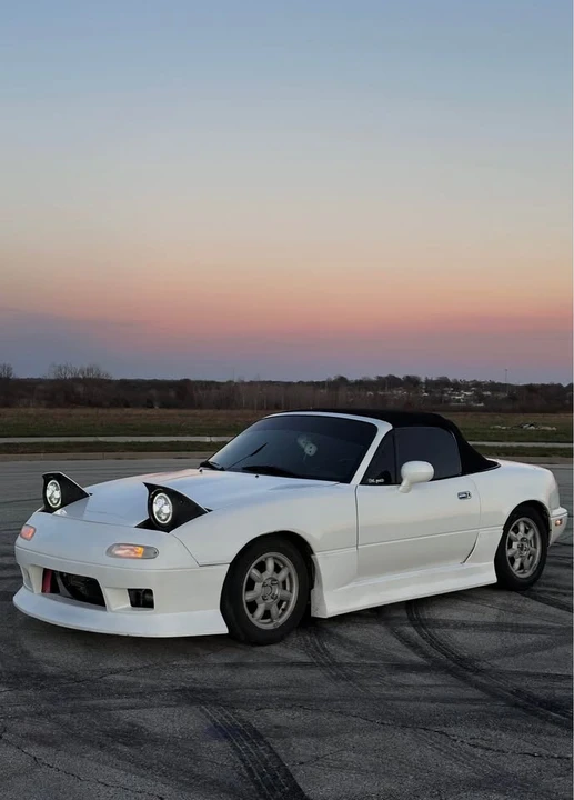1993 Mazda NA MX-5 Miata - Image 2 of 12