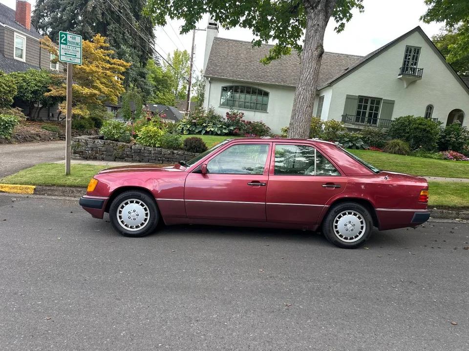 1991 Mercedes-Benz W124 E-Class - Image 2 of 23
