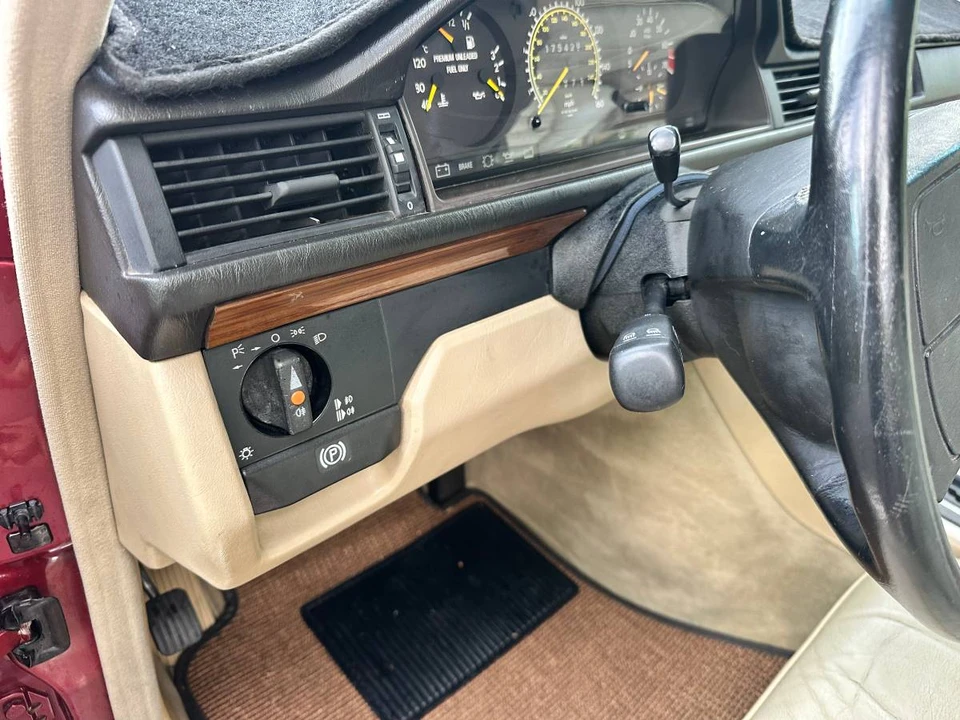 1991 Mercedes-Benz W124 E-Class - Image 14 of 23