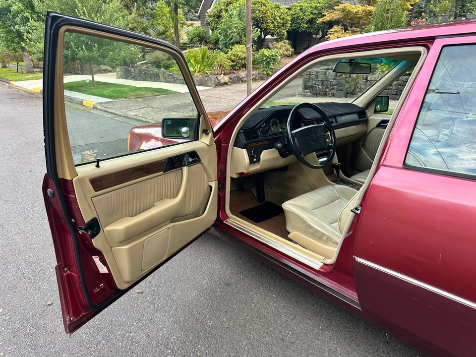 1991 Mercedes-Benz W124 E-Class - Image 11 of 23