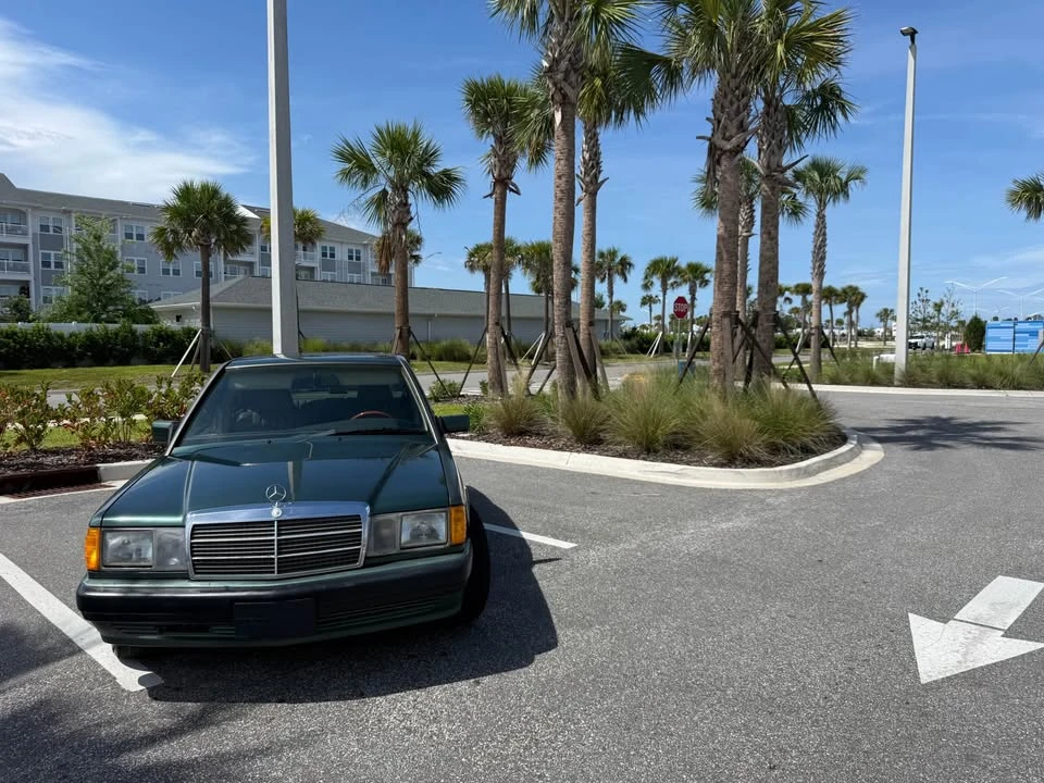 1993 Mercedes-Benz 190E - Image 2 of 19
