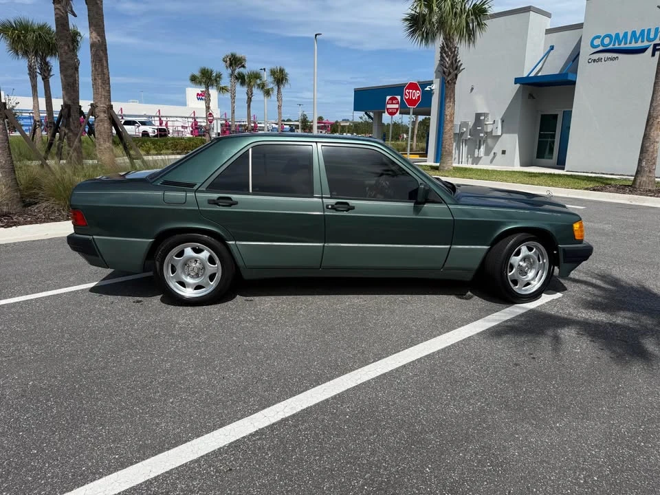 1993 Mercedes-Benz 190E - Image 3 of 19