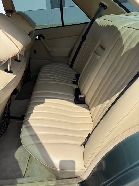 1993 Mercedes-Benz 190E - Image 18 of 19