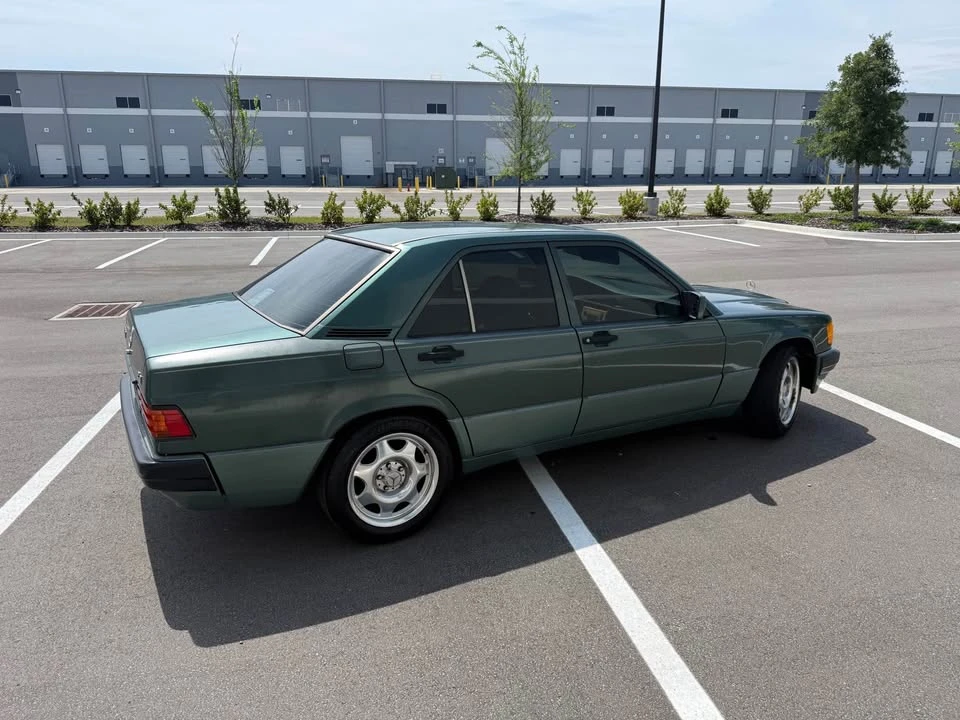 1993 Mercedes-Benz 190E - Image 5 of 19