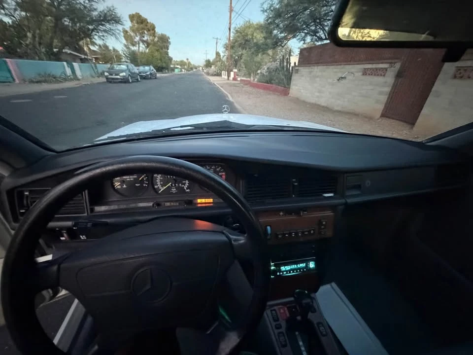 1993 Mercedes-Benz 190E - Image 7 of 7