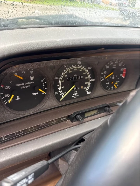 1993 Mercedes-Benz 190E - Image 8 of 8