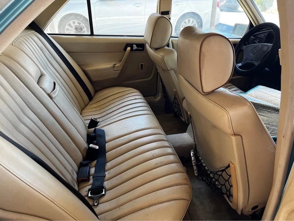 1993 Mercedes-Benz 190E - Image 4 of 6