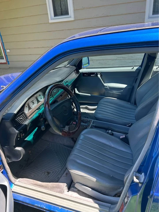 1993 Mercedes-Benz 190E - Image 11 of 14