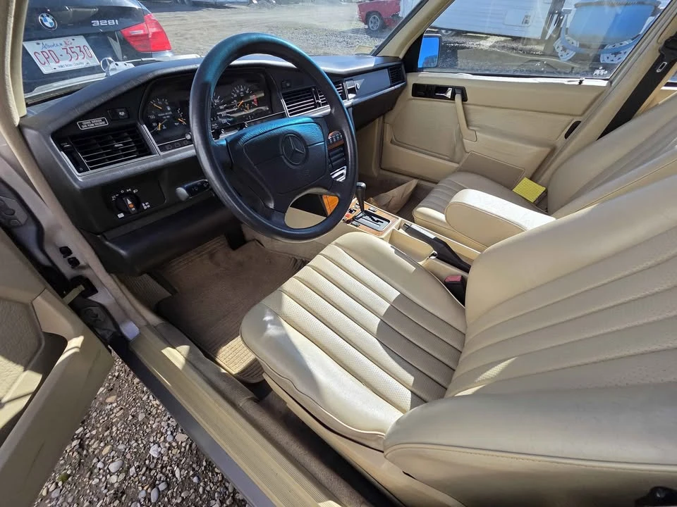 1993 Mercedes-Benz 190E - Image 5 of 15
