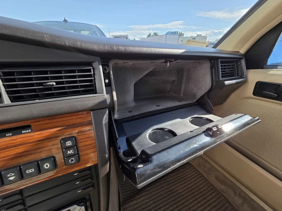 1993 Mercedes-Benz 190E - Image 14 of 15
