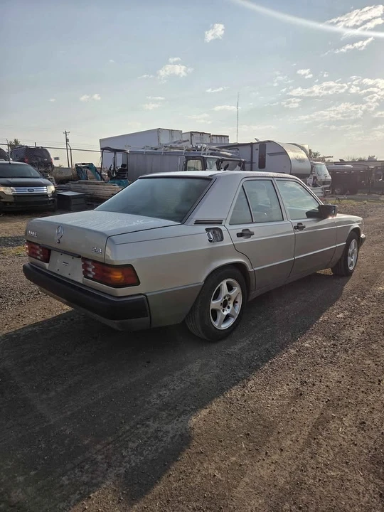 1993 Mercedes-Benz 190E - Image 3 of 15