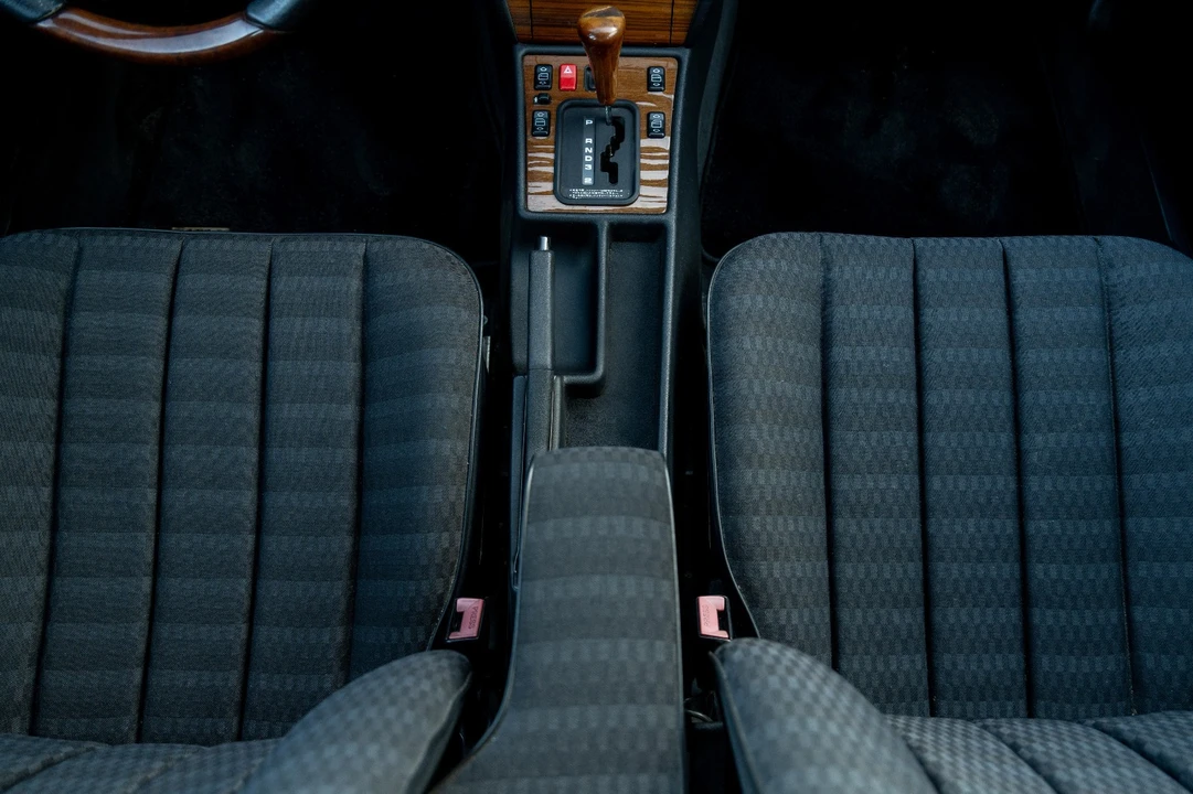 1993 Mercedes-Benz 190E - Image 19 of 21