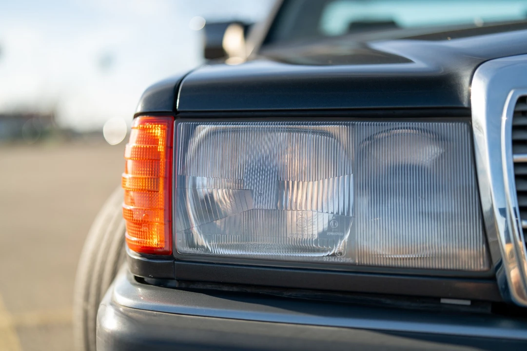 1993 Mercedes-Benz 190E - Image 10 of 21