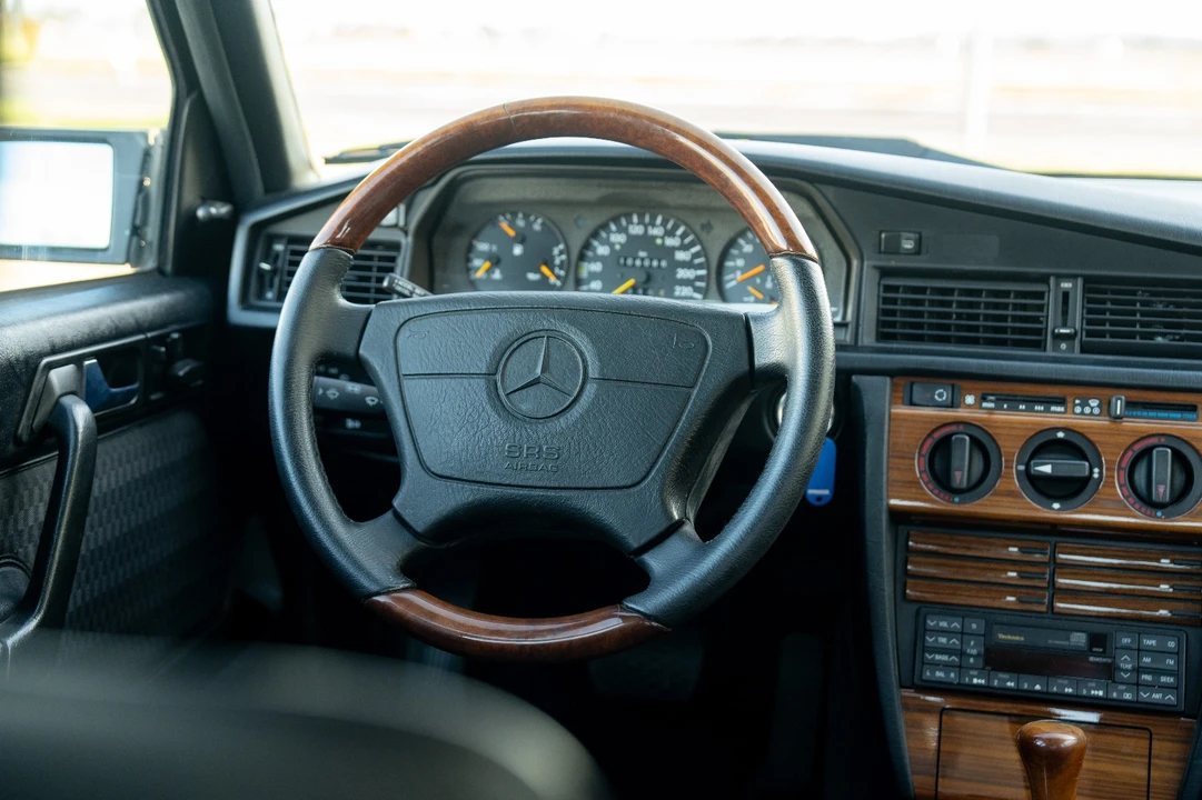 1993 Mercedes-Benz 190E - Image 20 of 21