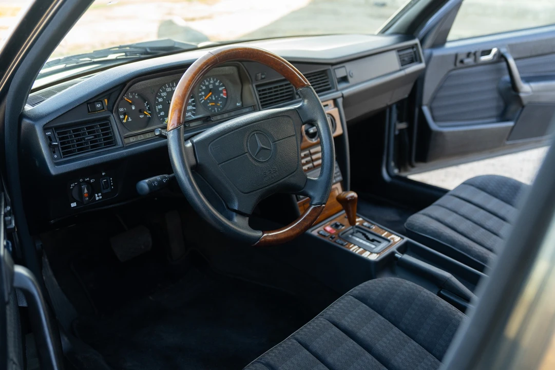 1993 Mercedes-Benz 190E - Image 21 of 21